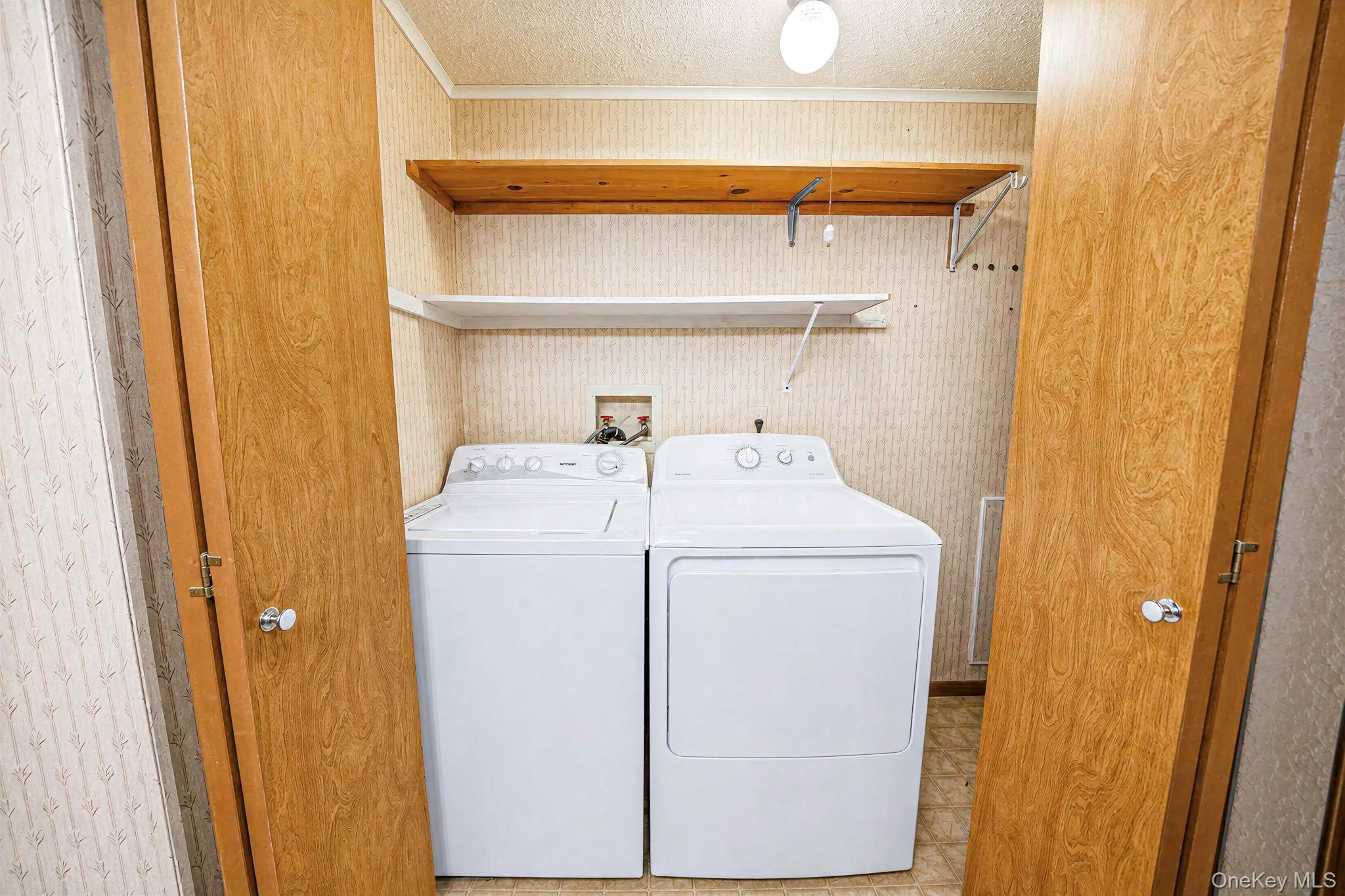 17 Dogwood Lane, Brookhaven, NY, 2 Bedrooms Bedrooms, 6 Rooms Rooms,2 BathroomsBathrooms,Residential,For Rent,Dogwood,0,1044125 17 Dogwood Lane, Brookhaven, NY, 2 Bedrooms Bedrooms, 6 Rooms Rooms,2 BathroomsBathrooms,Residential,For Rent,Dogwood,0,1044125