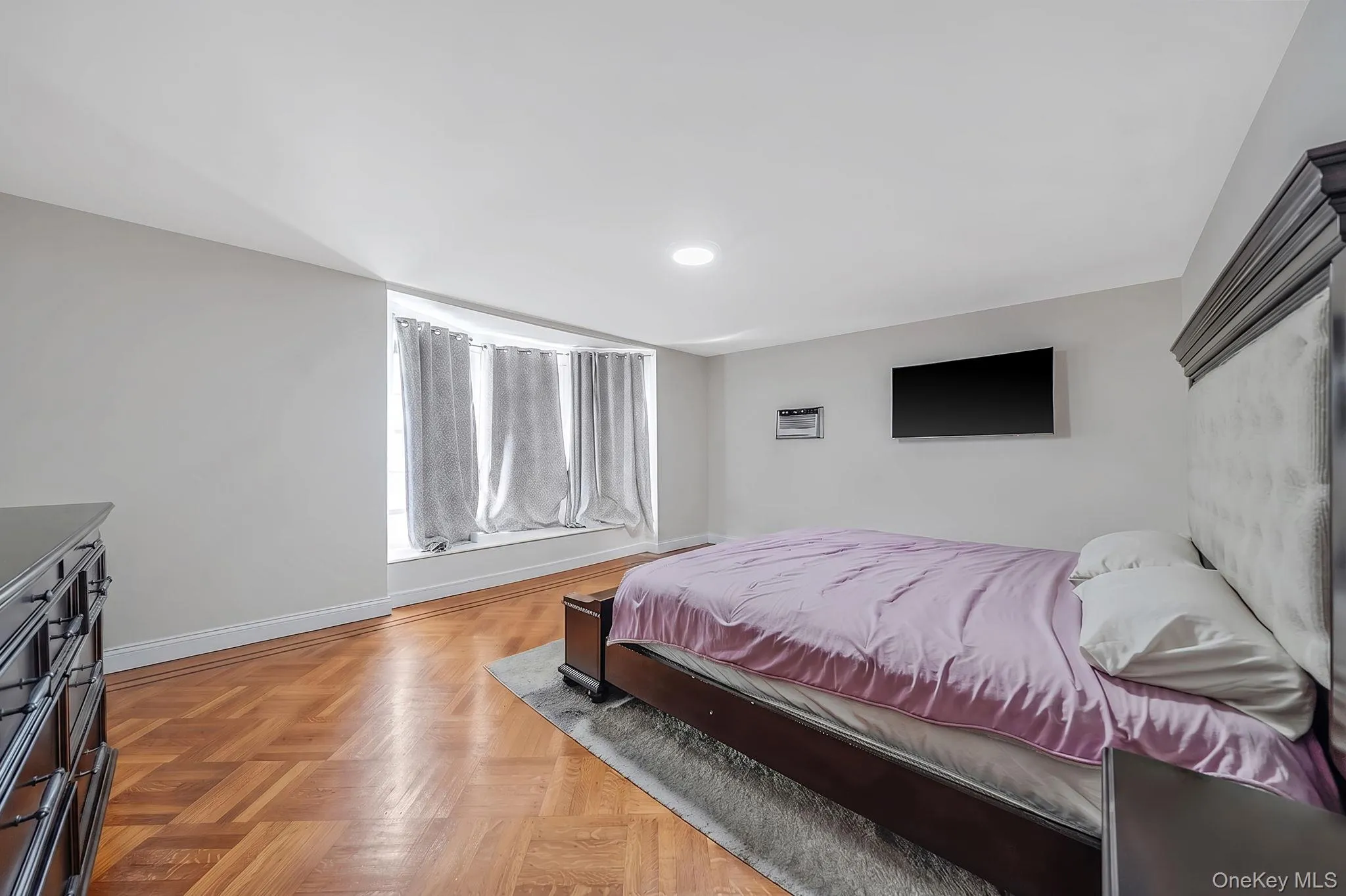 646 Clintonville Street, New York, NY, 5 Bedrooms Bedrooms, 10 Rooms Rooms,4 BathroomsBathrooms,Residential,For Rent,Clintonville,0,1044134 646 Clintonville Street, New York, NY, 5 Bedrooms Bedrooms, 10 Rooms Rooms,4 BathroomsBathrooms,Residential,For Rent,Clintonville,0,1044134