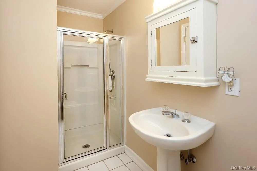 1039 Savoy Drive, Huntington, NY, 2 Bedrooms Bedrooms, 4 Rooms Rooms,2 BathroomsBathrooms,Residential,For Rent,Savoy,0,1044135 1039 Savoy Drive, Huntington, NY, 2 Bedrooms Bedrooms, 4 Rooms Rooms,2 BathroomsBathrooms,Residential,For Rent,Savoy,0,1044135