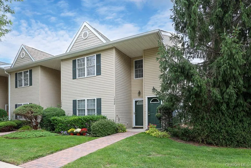 1039 Savoy Drive, Huntington, NY, 2 Bedrooms Bedrooms, 4 Rooms Rooms,2 BathroomsBathrooms,Residential,For Rent,Savoy,0,1044135 1039 Savoy Drive, Huntington, NY, 2 Bedrooms Bedrooms, 4 Rooms Rooms,2 BathroomsBathrooms,Residential,For Rent,Savoy,0,1044135