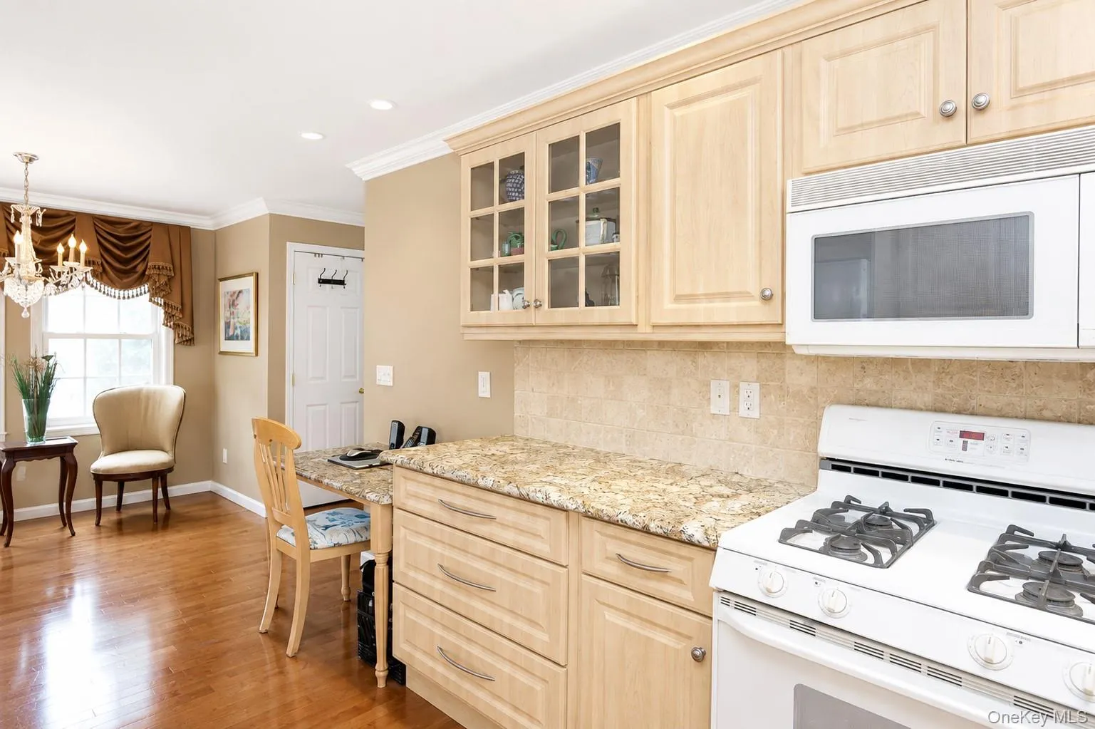 1039 Savoy Drive, Huntington, NY, 2 Bedrooms Bedrooms, 4 Rooms Rooms,2 BathroomsBathrooms,Residential,For Rent,Savoy,0,1044135 1039 Savoy Drive, Huntington, NY, 2 Bedrooms Bedrooms, 4 Rooms Rooms,2 BathroomsBathrooms,Residential,For Rent,Savoy,0,1044135