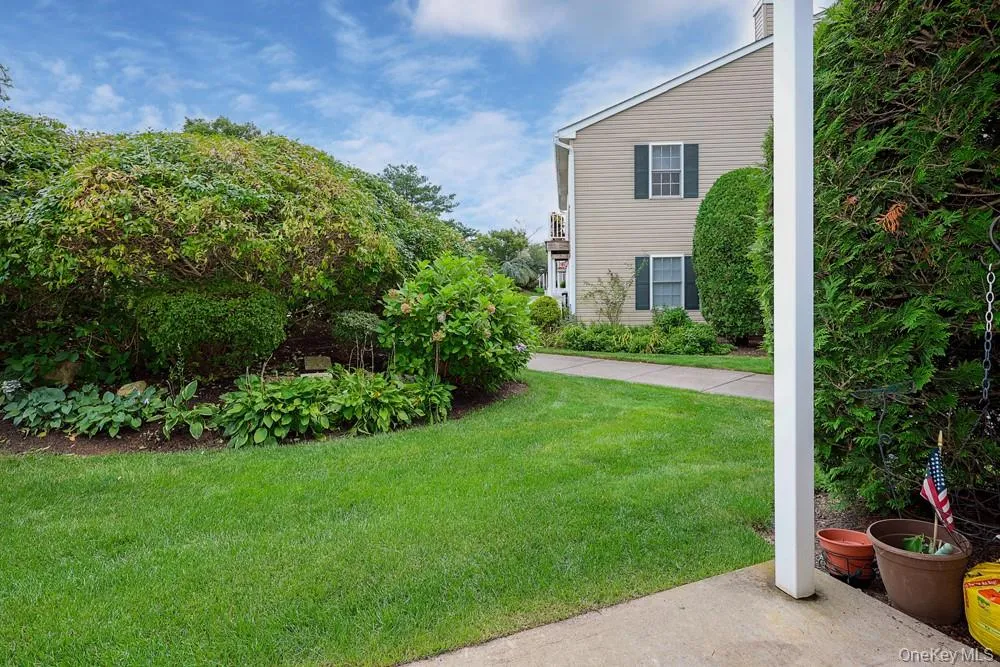 1039 Savoy Drive, Huntington, NY, 2 Bedrooms Bedrooms, 4 Rooms Rooms,2 BathroomsBathrooms,Residential,For Rent,Savoy,0,1044135 1039 Savoy Drive, Huntington, NY, 2 Bedrooms Bedrooms, 4 Rooms Rooms,2 BathroomsBathrooms,Residential,For Rent,Savoy,0,1044135
