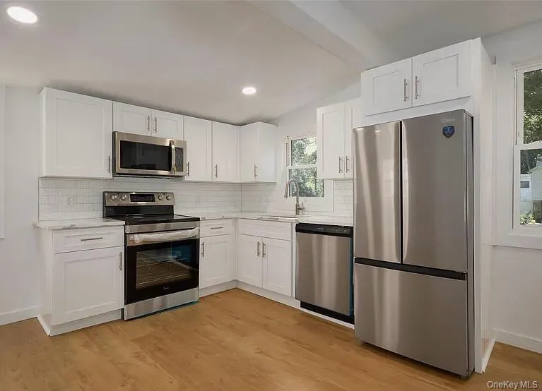 27 Brewster Drive, Carmel, NY, 3 Bedrooms Bedrooms, 3 Rooms Rooms,2 BathroomsBathrooms,Residential Lease,For Rent,Brewster,0,1044140 27 Brewster Drive, Carmel, NY, 3 Bedrooms Bedrooms, 3 Rooms Rooms,2 BathroomsBathrooms,Residential Lease,For Rent,Brewster,0,1044140