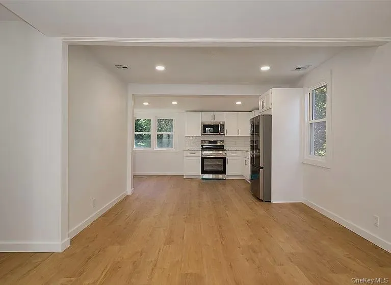 27 Brewster Drive, Carmel, NY, 3 Bedrooms Bedrooms, 3 Rooms Rooms,2 BathroomsBathrooms,Residential Lease,For Rent,Brewster,0,1044140 27 Brewster Drive, Carmel, NY, 3 Bedrooms Bedrooms, 3 Rooms Rooms,2 BathroomsBathrooms,Residential Lease,For Rent,Brewster,0,1044140