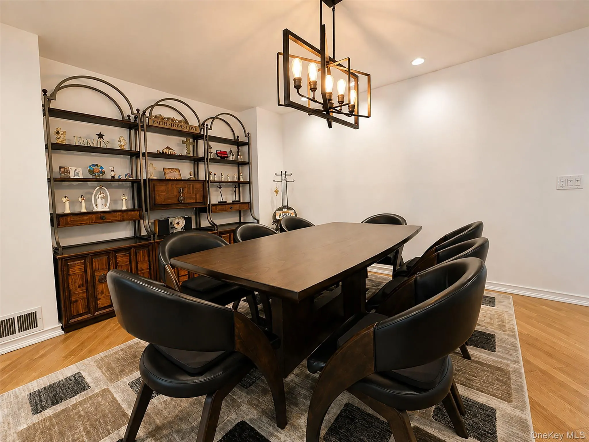 151 The Knoll, Oyster Bay, NY, 3 Bedrooms Bedrooms, 6 Rooms Rooms,2 BathroomsBathrooms,Residential,For Rent,The Knoll,0,1044141 151 The Knoll, Oyster Bay, NY, 3 Bedrooms Bedrooms, 6 Rooms Rooms,2 BathroomsBathrooms,Residential,For Rent,The Knoll,0,1044141