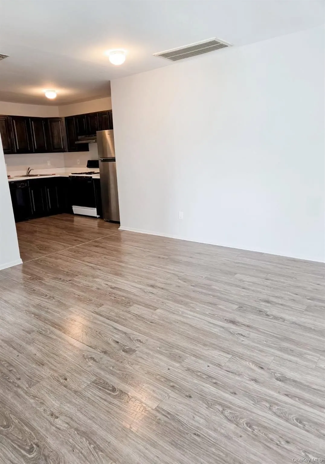41 Maple Wing Boulevard, Islip, NY, 1 Bedroom Bedrooms, 3 Rooms Rooms,1 BathroomBathrooms,Residential Lease,For Rent,Maple Wing,0,1044143 41 Maple Wing Boulevard, Islip, NY, 1 Bedroom Bedrooms, 3 Rooms Rooms,1 BathroomBathrooms,Residential Lease,For Rent,Maple Wing,0,1044143