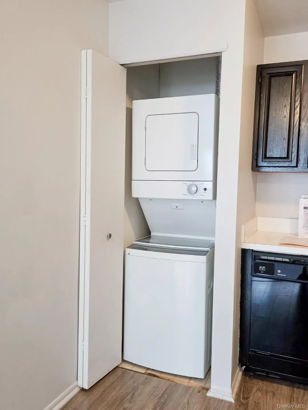 41 Maple Wing Boulevard, Islip, NY, 1 Bedroom Bedrooms, 3 Rooms Rooms,1 BathroomBathrooms,Residential Lease,For Rent,Maple Wing,0,1044143 41 Maple Wing Boulevard, Islip, NY, 1 Bedroom Bedrooms, 3 Rooms Rooms,1 BathroomBathrooms,Residential Lease,For Rent,Maple Wing,0,1044143