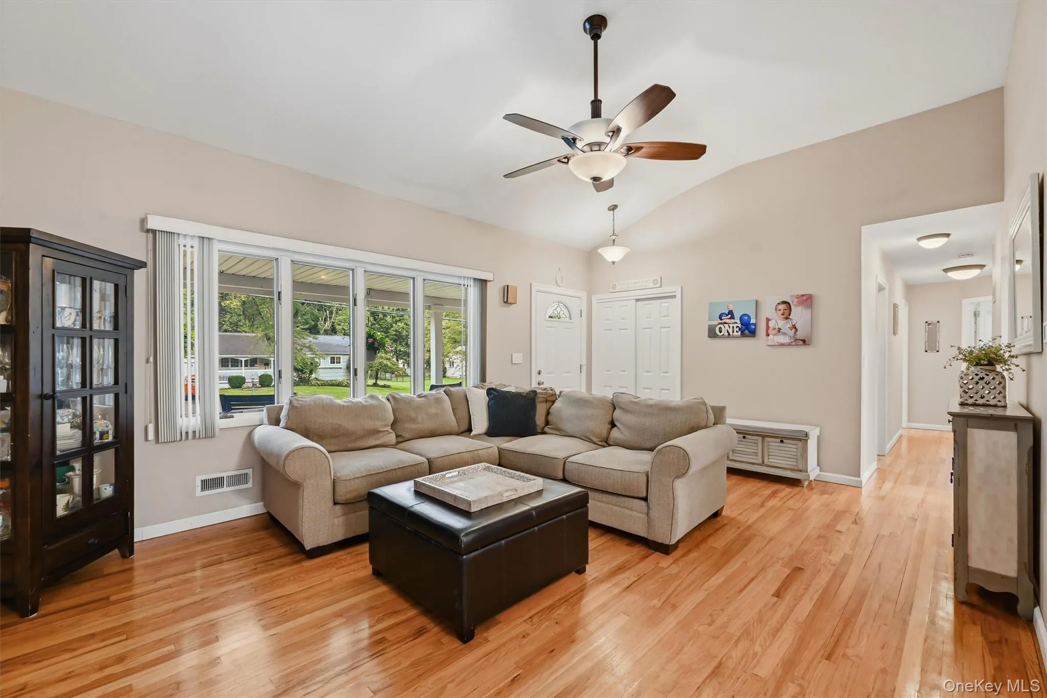 3 Richard Drive, Clarkstown, NY, 3 Bedrooms Bedrooms, 9 Rooms Rooms,1 BathroomBathrooms,Residential,For Rent,Richard,0,1044144 3 Richard Drive, Clarkstown, NY, 3 Bedrooms Bedrooms, 9 Rooms Rooms,1 BathroomBathrooms,Residential,For Rent,Richard,0,1044144