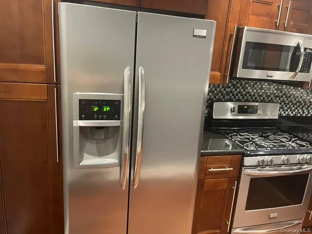 1270 White Plains Road, New York, NY, 1 Bedroom Bedrooms, 4 Rooms Rooms,1 BathroomBathrooms,Residential Lease,For Rent,White Plains Road,0,1044157 1270 White Plains Road, New York, NY, 1 Bedroom Bedrooms, 4 Rooms Rooms,1 BathroomBathrooms,Residential Lease,For Rent,White Plains Road,0,1044157