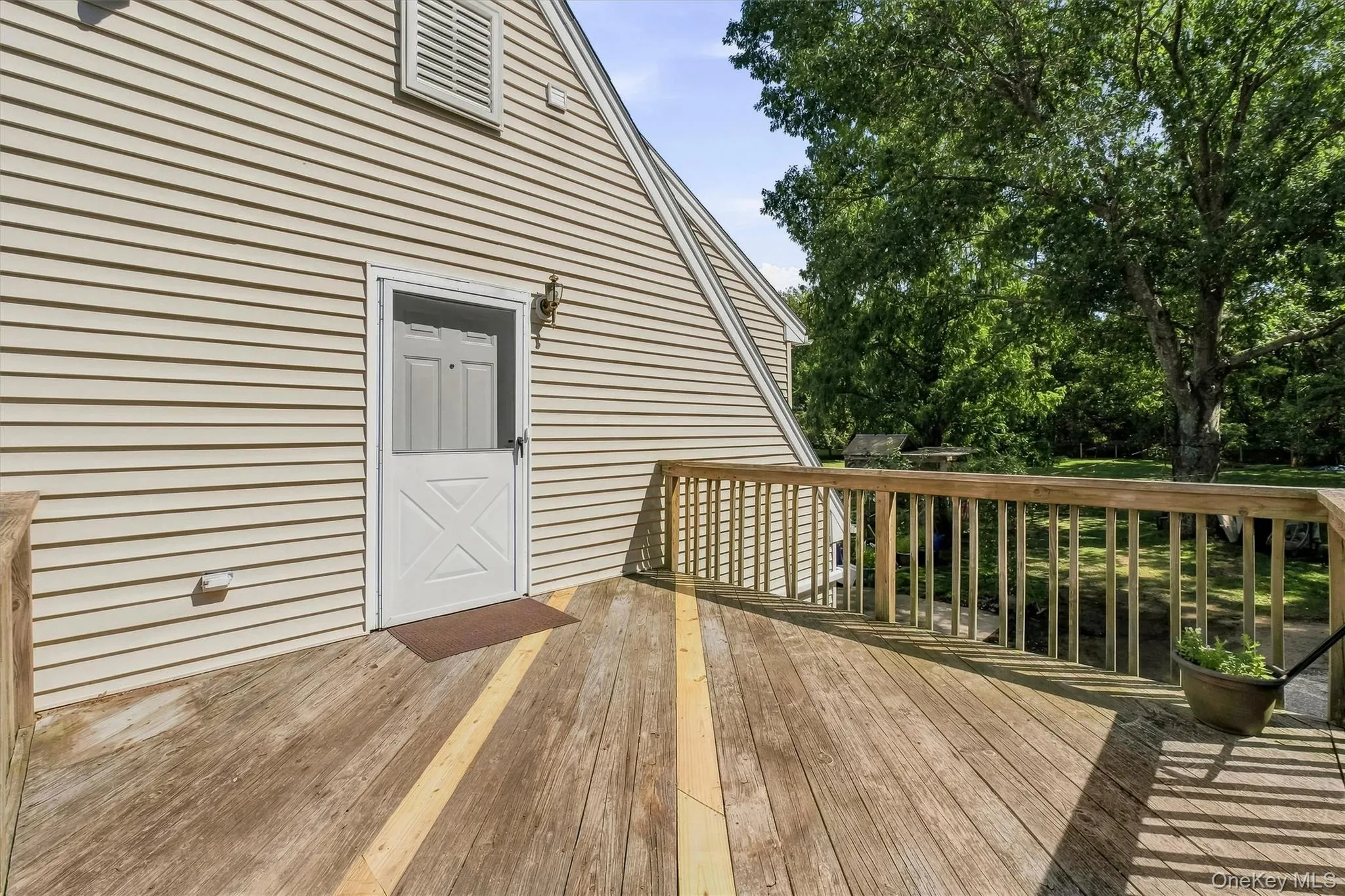 Front Deck to Apartment Entry Front Deck to Apartment Entry