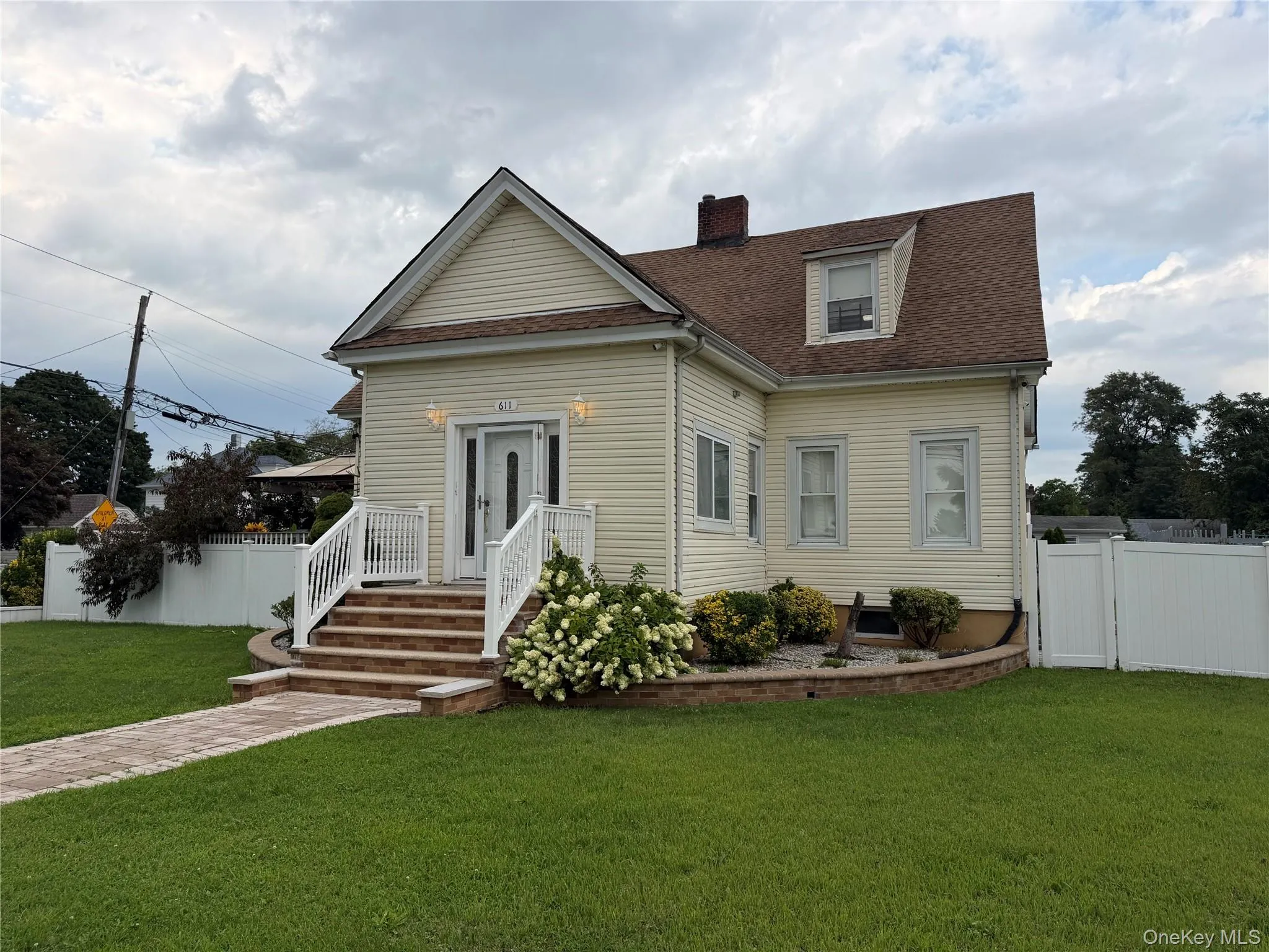 611 Park Avenue, Hempstead, NY, 5 Bedrooms Bedrooms, 9 Rooms Rooms,3 BathroomsBathrooms,Residential,For Rent,Park,0,1044161 611 Park Avenue, Hempstead, NY, 5 Bedrooms Bedrooms, 9 Rooms Rooms,3 BathroomsBathrooms,Residential,For Rent,Park,0,1044161