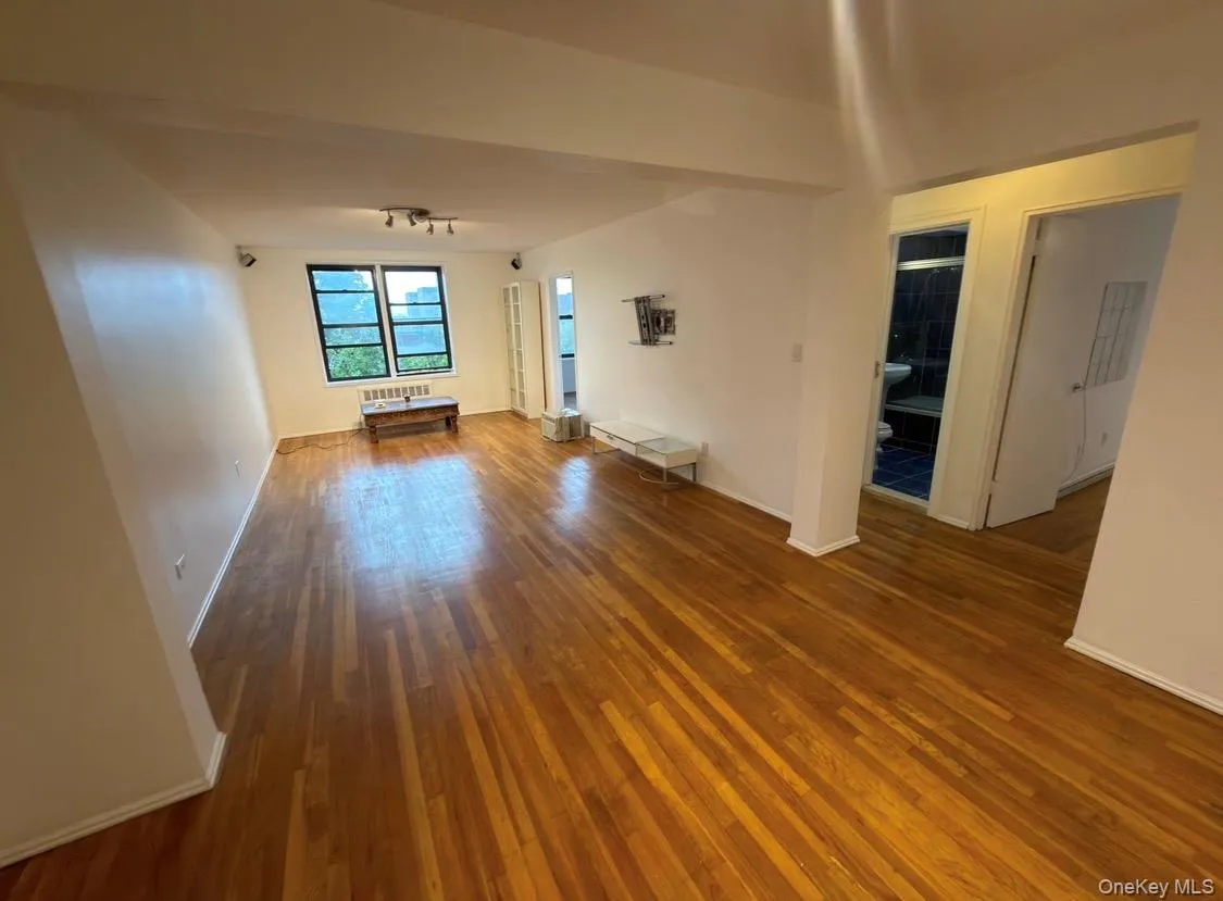 89-20 55th Avenue, New York, NY, 2 Bedroom Bedrooms, 3 Room Rooms,1 BathroomBathrooms,Residential Lease,For Rent,55th,0,1044171 89-20 55th Avenue, New York, NY, 2 Bedroom Bedrooms, 3 Room Rooms,1 BathroomBathrooms,Residential Lease,For Rent,55th,0,1044171