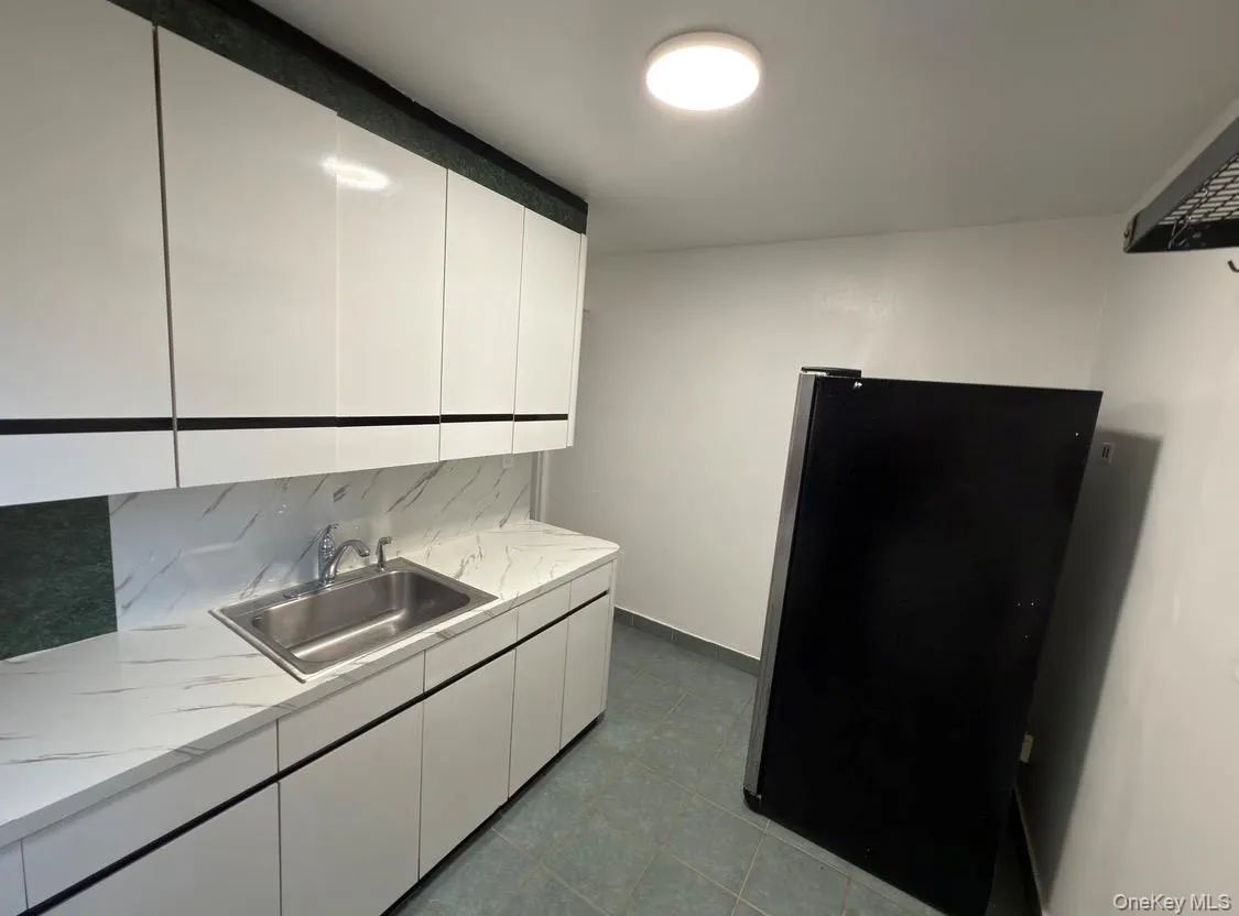 89-20 55th Avenue, New York, NY, 2 Bedroom Bedrooms, 3 Room Rooms,1 BathroomBathrooms,Residential Lease,For Rent,55th,0,1044171 89-20 55th Avenue, New York, NY, 2 Bedroom Bedrooms, 3 Room Rooms,1 BathroomBathrooms,Residential Lease,For Rent,55th,0,1044171