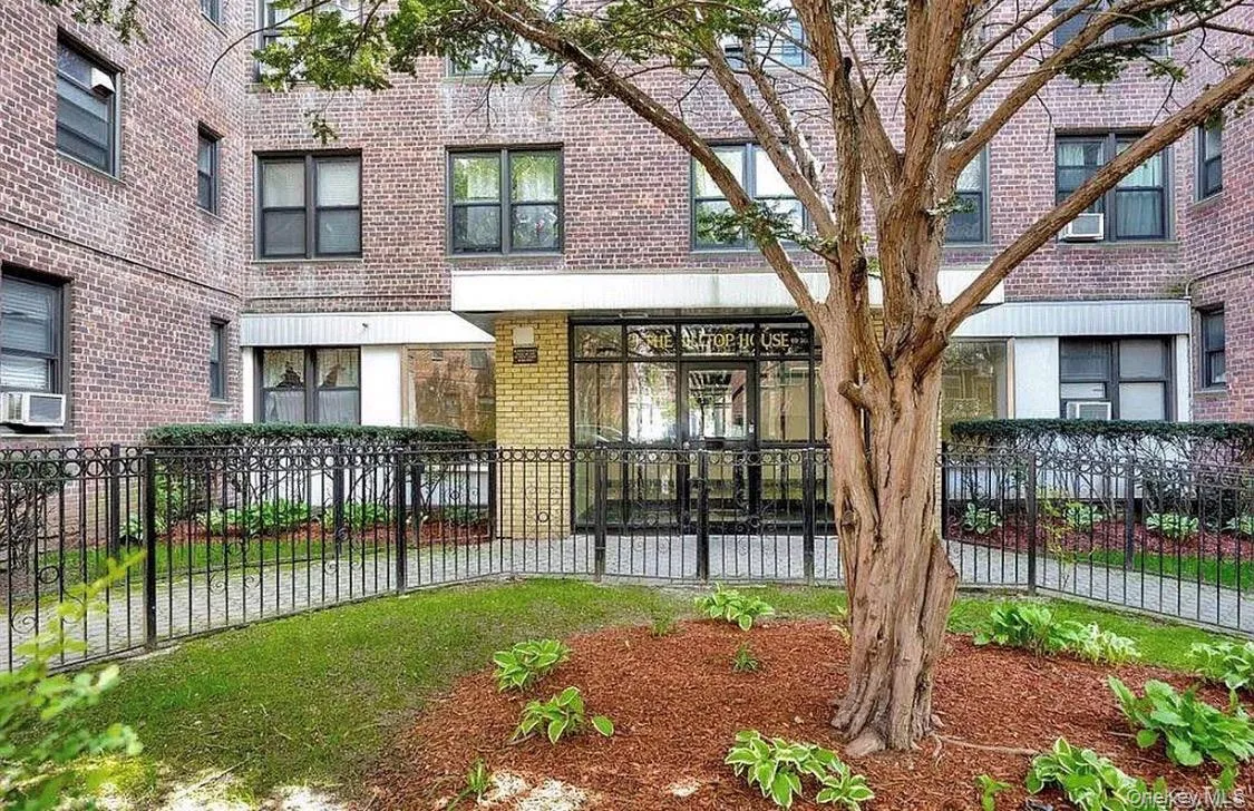 89-20 55th Avenue, New York, NY, 2 Bedroom Bedrooms, 3 Room Rooms,1 BathroomBathrooms,Residential Lease,For Rent,55th,0,1044171 89-20 55th Avenue, New York, NY, 2 Bedroom Bedrooms, 3 Room Rooms,1 BathroomBathrooms,Residential Lease,For Rent,55th,0,1044171