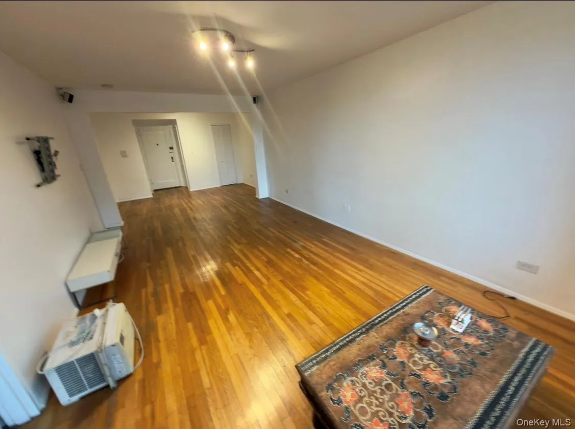 89-20 55th Avenue, New York, NY, 2 Bedroom Bedrooms, 3 Room Rooms,1 BathroomBathrooms,Residential Lease,For Rent,55th,0,1044171 89-20 55th Avenue, New York, NY, 2 Bedroom Bedrooms, 3 Room Rooms,1 BathroomBathrooms,Residential Lease,For Rent,55th,0,1044171