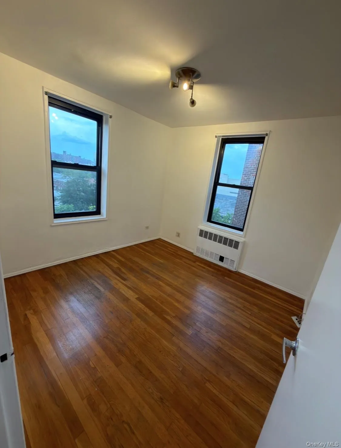 89-20 55th Avenue, New York, NY, 2 Bedroom Bedrooms, 3 Room Rooms,1 BathroomBathrooms,Residential Lease,For Rent,55th,0,1044171 89-20 55th Avenue, New York, NY, 2 Bedroom Bedrooms, 3 Room Rooms,1 BathroomBathrooms,Residential Lease,For Rent,55th,0,1044171
