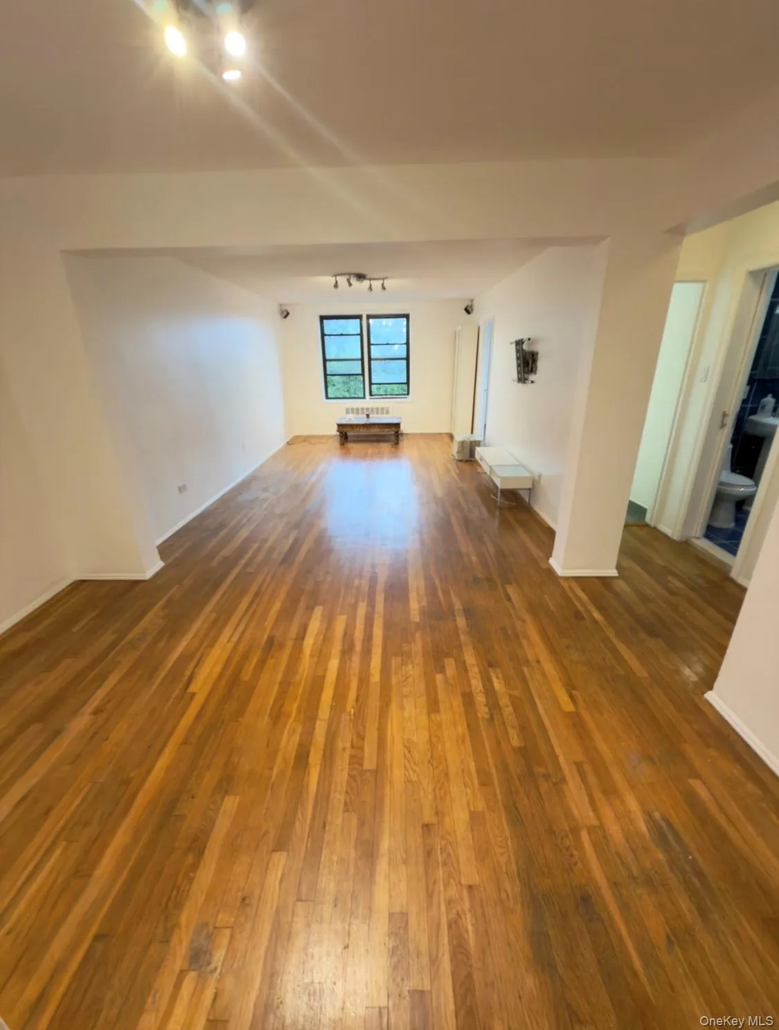 89-20 55th Avenue, New York, NY, 2 Bedroom Bedrooms, 3 Room Rooms,1 BathroomBathrooms,Residential Lease,For Rent,55th,0,1044171 89-20 55th Avenue, New York, NY, 2 Bedroom Bedrooms, 3 Room Rooms,1 BathroomBathrooms,Residential Lease,For Rent,55th,0,1044171