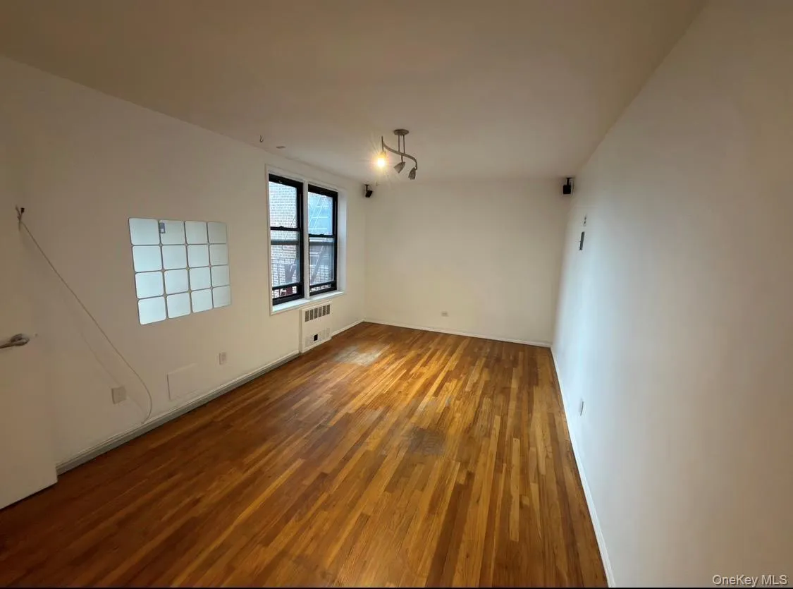 89-20 55th Avenue, New York, NY, 2 Bedroom Bedrooms, 3 Room Rooms,1 BathroomBathrooms,Residential Lease,For Rent,55th,0,1044171 89-20 55th Avenue, New York, NY, 2 Bedroom Bedrooms, 3 Room Rooms,1 BathroomBathrooms,Residential Lease,For Rent,55th,0,1044171