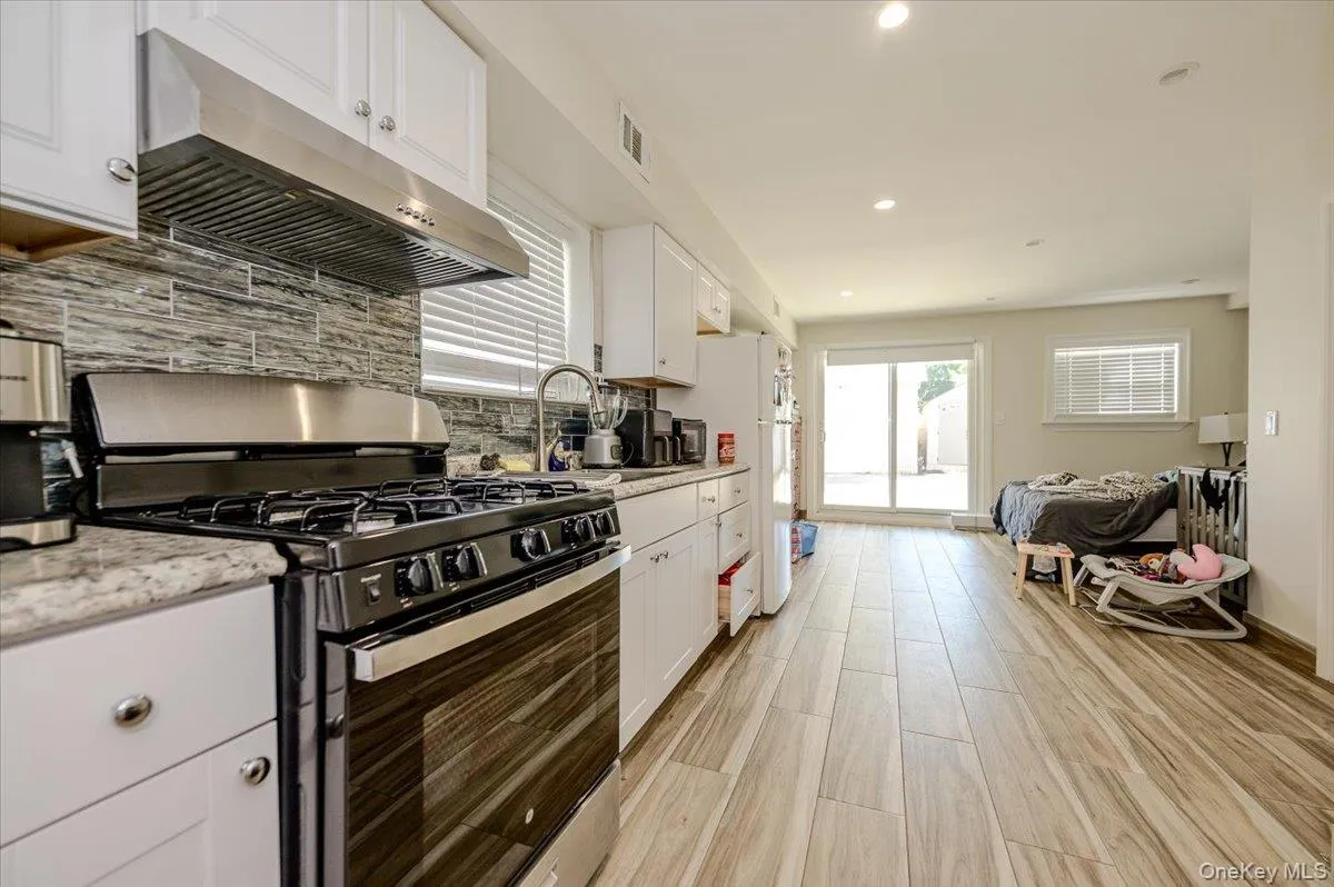 2406 Tiemann Avenue, New York, NY, 3 Bedrooms Bedrooms, 5 Rooms Rooms,1 BathroomBathrooms,Residential,For Rent,Tiemann,0,1044179 2406 Tiemann Avenue, New York, NY, 3 Bedrooms Bedrooms, 5 Rooms Rooms,1 BathroomBathrooms,Residential,For Rent,Tiemann,0,1044179