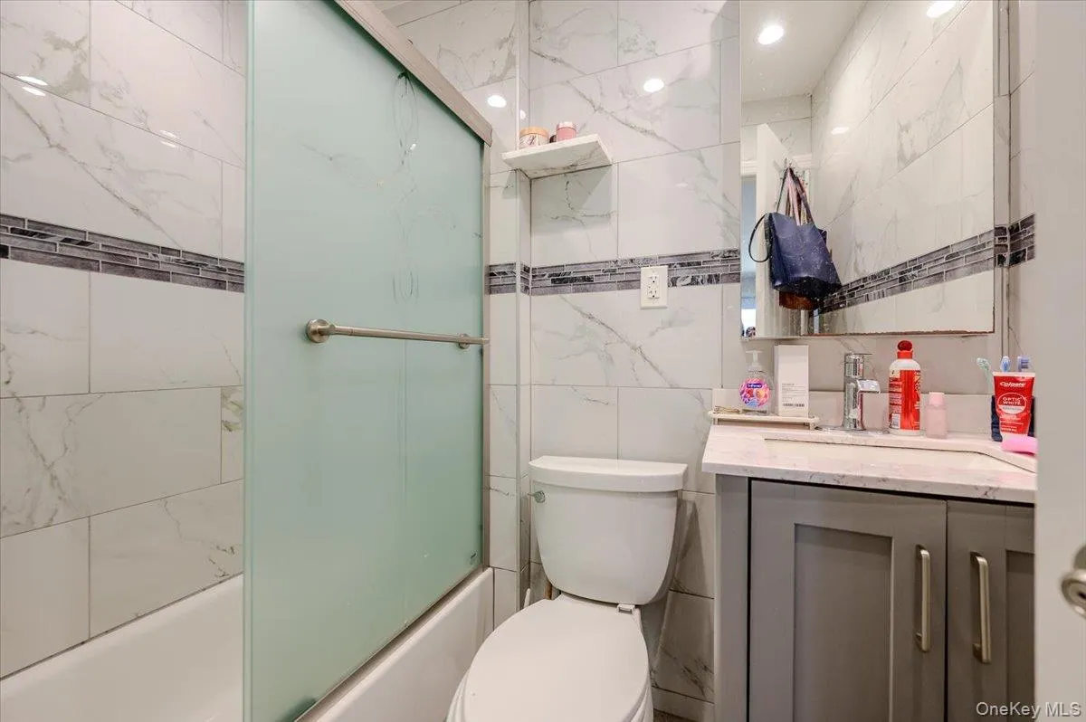 2406 Tiemann Avenue, New York, NY, 3 Bedrooms Bedrooms, 5 Rooms Rooms,1 BathroomBathrooms,Residential,For Rent,Tiemann,0,1044179 2406 Tiemann Avenue, New York, NY, 3 Bedrooms Bedrooms, 5 Rooms Rooms,1 BathroomBathrooms,Residential,For Rent,Tiemann,0,1044179