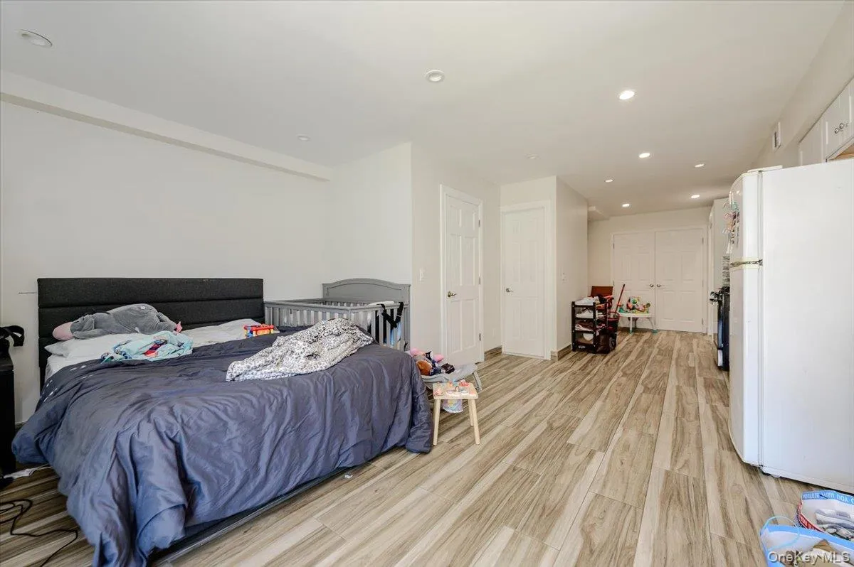 2406 Tiemann Avenue, New York, NY, 3 Bedrooms Bedrooms, 5 Rooms Rooms,1 BathroomBathrooms,Residential,For Rent,Tiemann,0,1044179 2406 Tiemann Avenue, New York, NY, 3 Bedrooms Bedrooms, 5 Rooms Rooms,1 BathroomBathrooms,Residential,For Rent,Tiemann,0,1044179