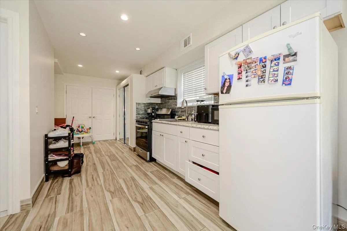 2406 Tiemann Avenue, New York, NY, 3 Bedrooms Bedrooms, 5 Rooms Rooms,1 BathroomBathrooms,Residential,For Rent,Tiemann,0,1044179 2406 Tiemann Avenue, New York, NY, 3 Bedrooms Bedrooms, 5 Rooms Rooms,1 BathroomBathrooms,Residential,For Rent,Tiemann,0,1044179
