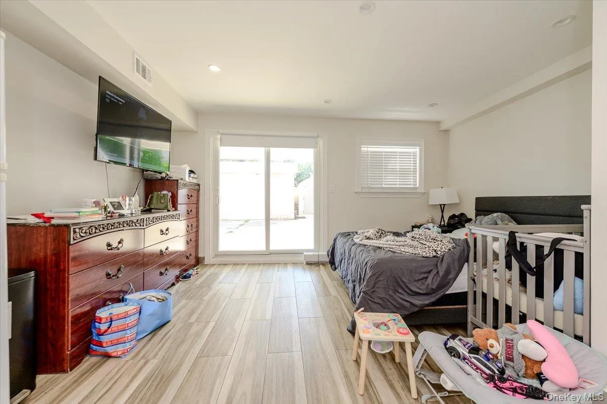 2406 Tiemann Avenue, New York, NY, 3 Bedrooms Bedrooms, 5 Rooms Rooms,1 BathroomBathrooms,Residential,For Rent,Tiemann,0,1044179 2406 Tiemann Avenue, New York, NY, 3 Bedrooms Bedrooms, 5 Rooms Rooms,1 BathroomBathrooms,Residential,For Rent,Tiemann,0,1044179