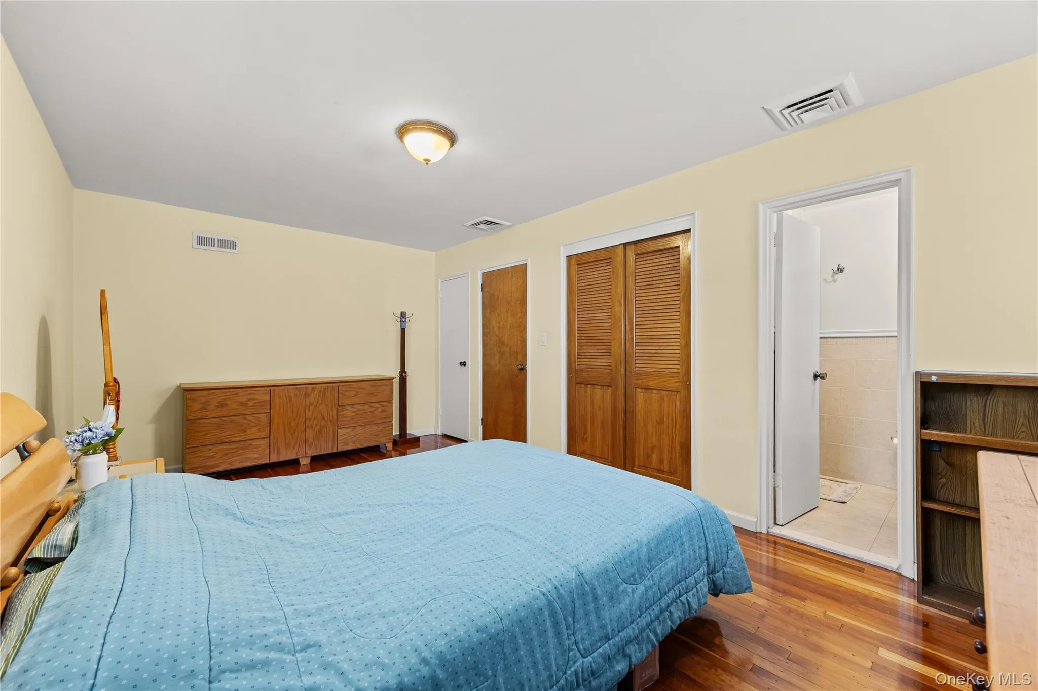 64-38 Marathon Parkway, New York, NY, 3 Bedrooms Bedrooms, 12 Rooms Rooms,3 BathroomsBathrooms,Residential,For Rent,Marathon,0,1044180 64-38 Marathon Parkway, New York, NY, 3 Bedrooms Bedrooms, 12 Rooms Rooms,3 BathroomsBathrooms,Residential,For Rent,Marathon,0,1044180