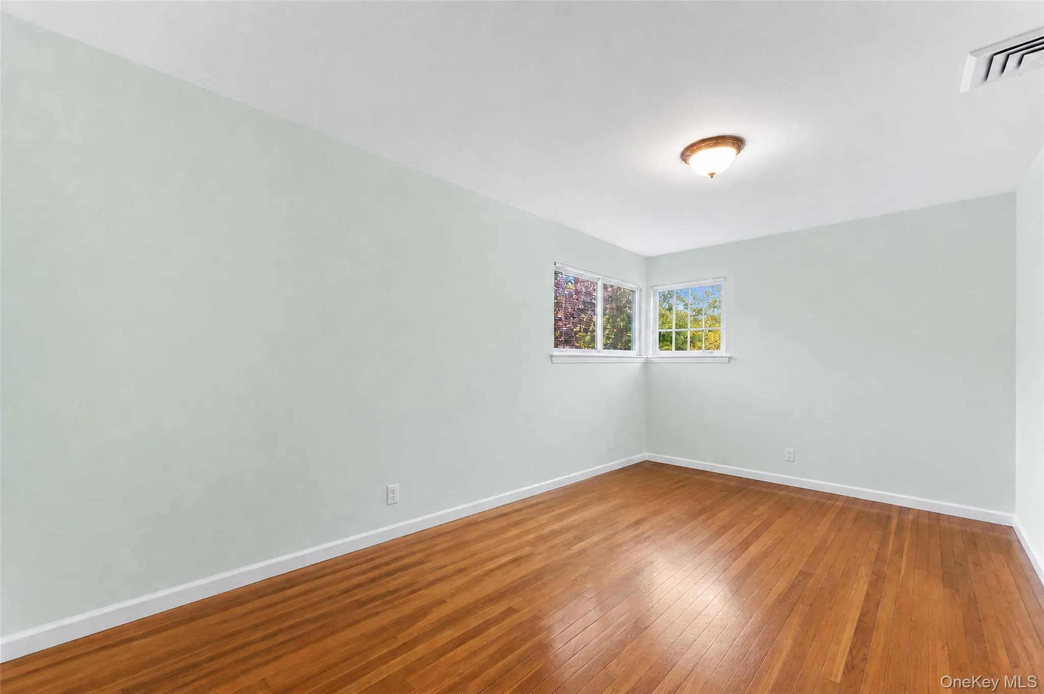 64-38 Marathon Parkway, New York, NY, 3 Bedrooms Bedrooms, 12 Rooms Rooms,3 BathroomsBathrooms,Residential,For Rent,Marathon,0,1044180 64-38 Marathon Parkway, New York, NY, 3 Bedrooms Bedrooms, 12 Rooms Rooms,3 BathroomsBathrooms,Residential,For Rent,Marathon,0,1044180