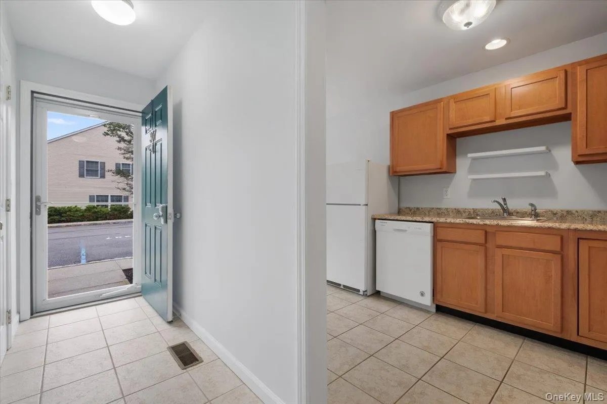307 Alexandra Court, Carmel, NY, 2 Bedrooms Bedrooms, 5 Rooms Rooms,1 BathroomBathrooms,Residential,For Rent,Alexandra,0,1044188 307 Alexandra Court, Carmel, NY, 2 Bedrooms Bedrooms, 5 Rooms Rooms,1 BathroomBathrooms,Residential,For Rent,Alexandra,0,1044188