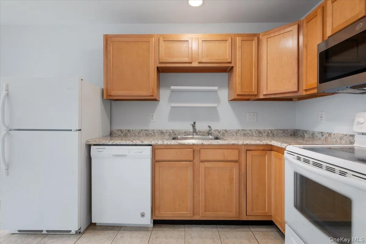 307 Alexandra Court, Carmel, NY, 2 Bedrooms Bedrooms, 5 Rooms Rooms,1 BathroomBathrooms,Residential,For Rent,Alexandra,0,1044188 307 Alexandra Court, Carmel, NY, 2 Bedrooms Bedrooms, 5 Rooms Rooms,1 BathroomBathrooms,Residential,For Rent,Alexandra,0,1044188