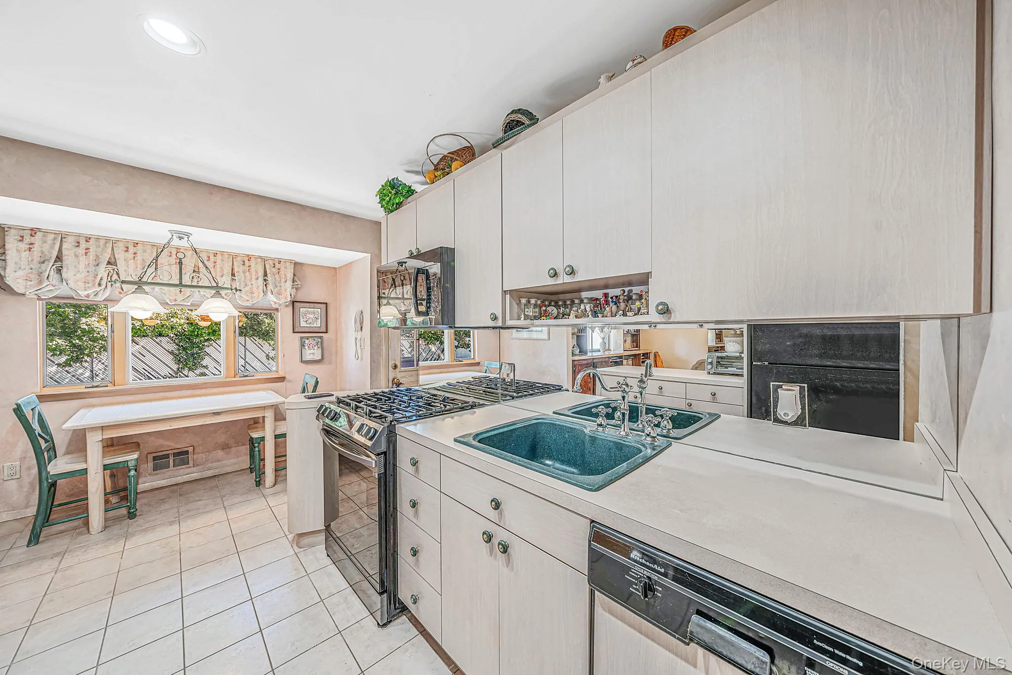 149 Burlington Avenue, Babylon, NY, 3 Bedrooms Bedrooms, 6 Rooms Rooms,2 BathroomsBathrooms,Residential,For Rent,Burlington,0,1044189 149 Burlington Avenue, Babylon, NY, 3 Bedrooms Bedrooms, 6 Rooms Rooms,2 BathroomsBathrooms,Residential,For Rent,Burlington,0,1044189