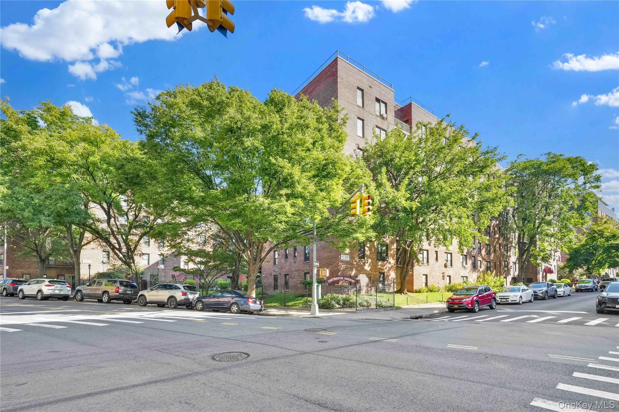 Corner Unit Top Floor Alert! Corner Unit Top Floor Alert!