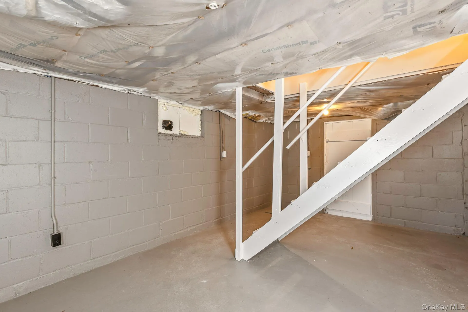 860 Flanders Road, Southampton, NY, 3 Bedrooms Bedrooms, 6 Rooms Rooms,1 BathroomBathrooms,Residential,For Rent,Flanders,0,1044192 860 Flanders Road, Southampton, NY, 3 Bedrooms Bedrooms, 6 Rooms Rooms,1 BathroomBathrooms,Residential,For Rent,Flanders,0,1044192