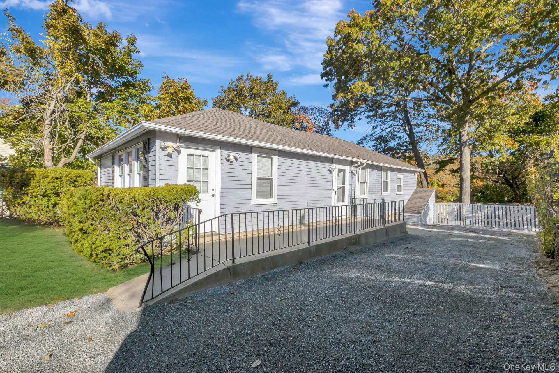 860 Flanders Road, Southampton, NY, 3 Bedrooms Bedrooms, 6 Rooms Rooms,1 BathroomBathrooms,Residential,For Rent,Flanders,0,1044192 860 Flanders Road, Southampton, NY, 3 Bedrooms Bedrooms, 6 Rooms Rooms,1 BathroomBathrooms,Residential,For Rent,Flanders,0,1044192