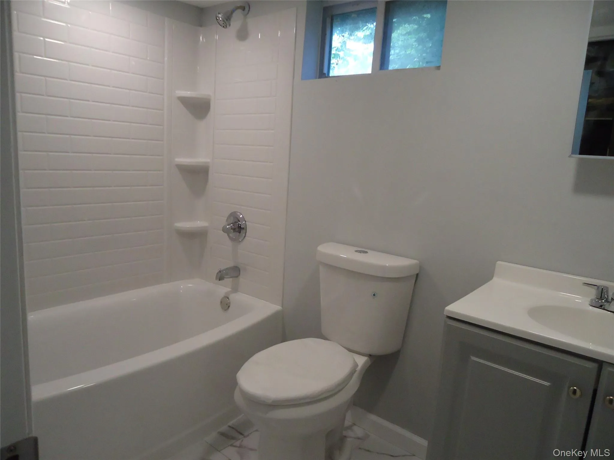 860 Flanders Road, Southampton, NY, 3 Bedrooms Bedrooms, 6 Rooms Rooms,1 BathroomBathrooms,Residential,For Rent,Flanders,0,1044192 860 Flanders Road, Southampton, NY, 3 Bedrooms Bedrooms, 6 Rooms Rooms,1 BathroomBathrooms,Residential,For Rent,Flanders,0,1044192