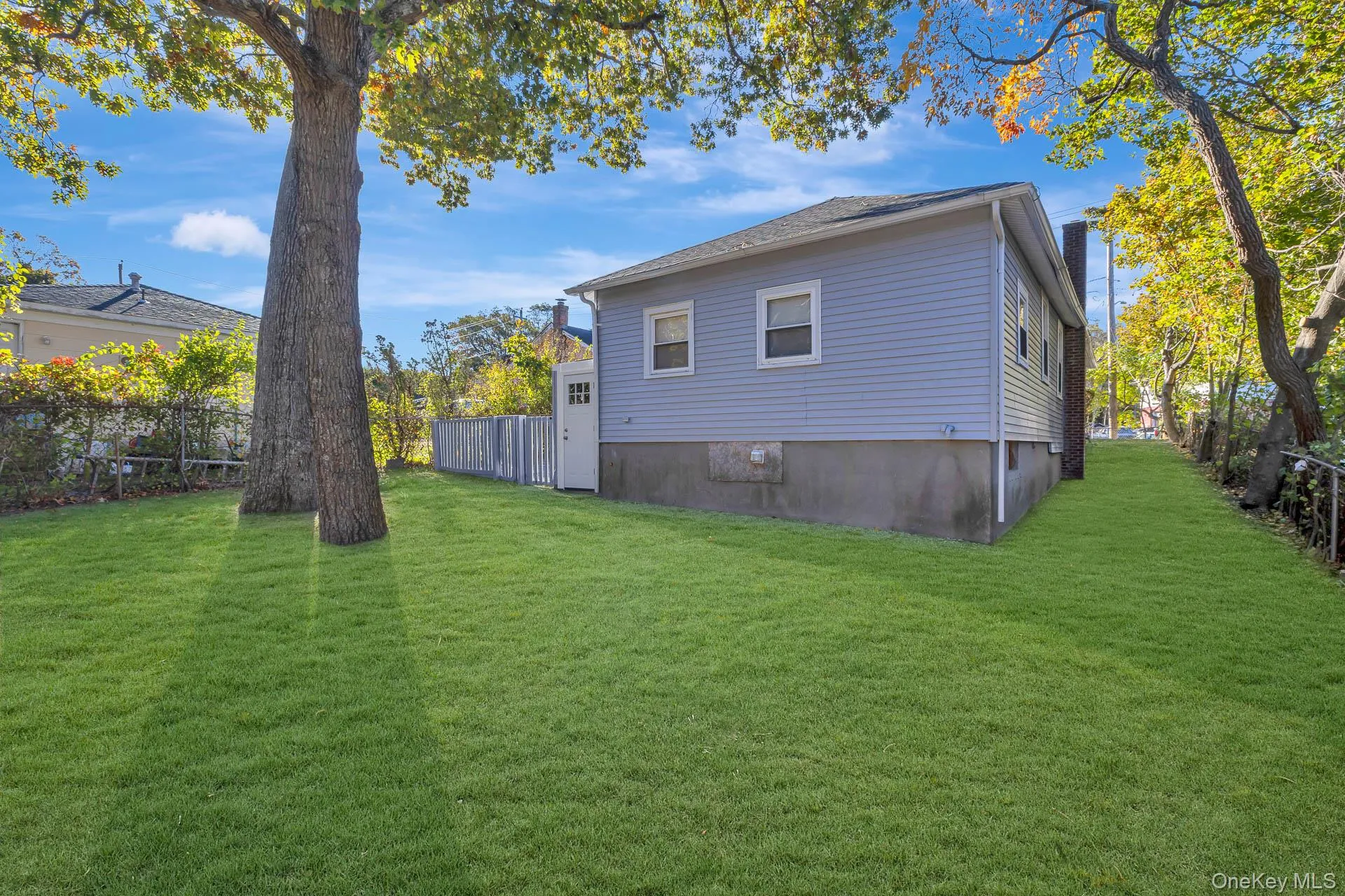 860 Flanders Road, Southampton, NY, 3 Bedrooms Bedrooms, 6 Rooms Rooms,1 BathroomBathrooms,Residential,For Rent,Flanders,0,1044192 860 Flanders Road, Southampton, NY, 3 Bedrooms Bedrooms, 6 Rooms Rooms,1 BathroomBathrooms,Residential,For Rent,Flanders,0,1044192
