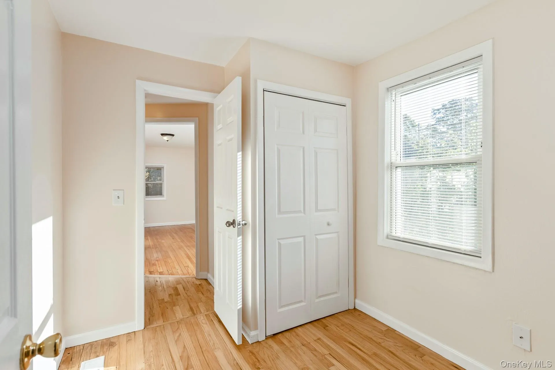 860 Flanders Road, Southampton, NY, 3 Bedrooms Bedrooms, 6 Rooms Rooms,1 BathroomBathrooms,Residential,For Rent,Flanders,0,1044192 860 Flanders Road, Southampton, NY, 3 Bedrooms Bedrooms, 6 Rooms Rooms,1 BathroomBathrooms,Residential,For Rent,Flanders,0,1044192