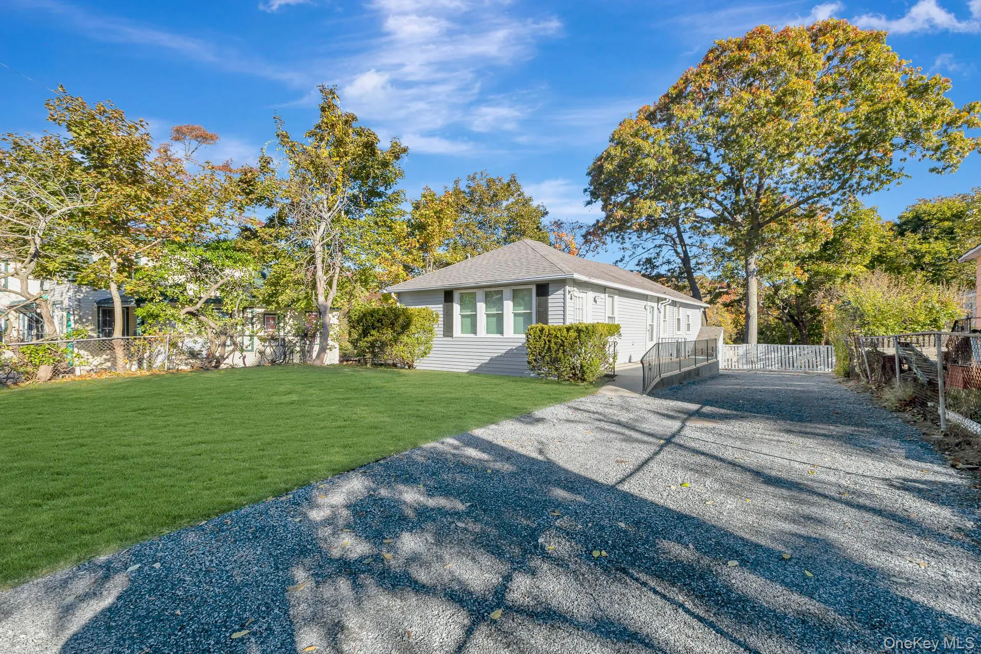 860 Flanders Road, Southampton, NY, 3 Bedrooms Bedrooms, 6 Rooms Rooms,1 BathroomBathrooms,Residential,For Rent,Flanders,0,1044192 860 Flanders Road, Southampton, NY, 3 Bedrooms Bedrooms, 6 Rooms Rooms,1 BathroomBathrooms,Residential,For Rent,Flanders,0,1044192