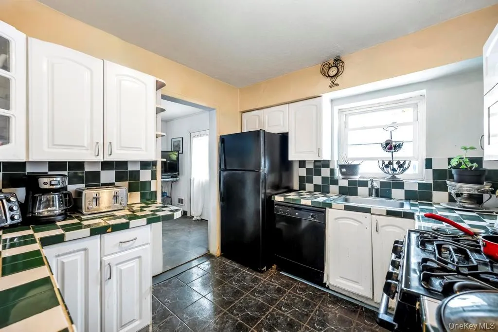 13 Crystal St, Hempstead, NY, 4 Bedrooms Bedrooms, 7 Rooms Rooms,1 BathroomBathrooms,Residential,For Rent,Crystal St,0,1044193 13 Crystal St, Hempstead, NY, 4 Bedrooms Bedrooms, 7 Rooms Rooms,1 BathroomBathrooms,Residential,For Rent,Crystal St,0,1044193