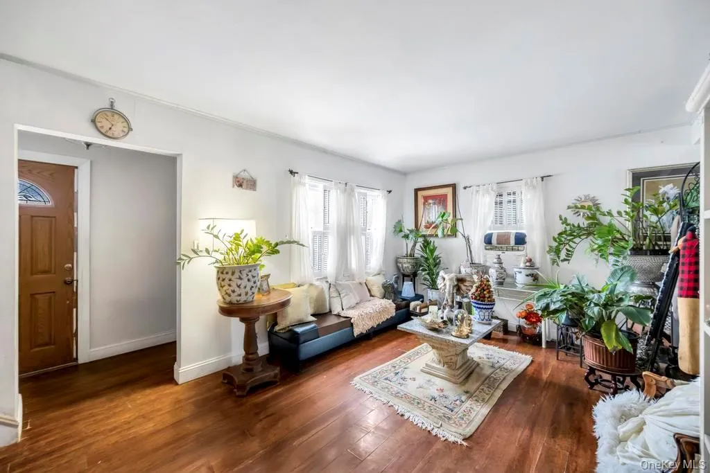 13 Crystal St, Hempstead, NY, 4 Bedrooms Bedrooms, 7 Rooms Rooms,1 BathroomBathrooms,Residential,For Rent,Crystal St,0,1044193 13 Crystal St, Hempstead, NY, 4 Bedrooms Bedrooms, 7 Rooms Rooms,1 BathroomBathrooms,Residential,For Rent,Crystal St,0,1044193