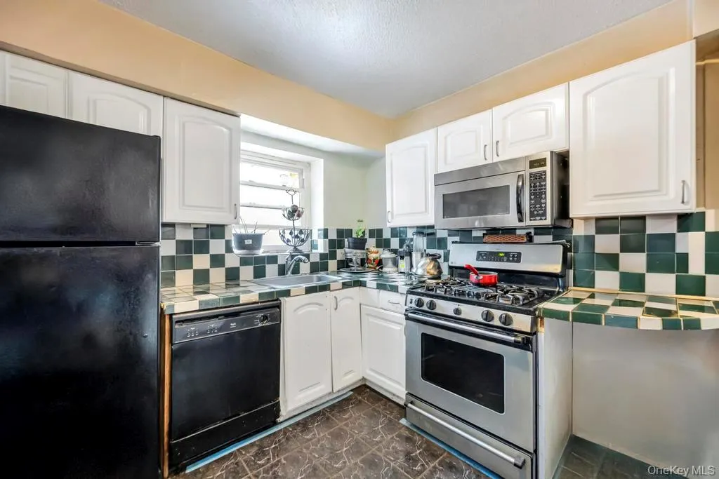 13 Crystal St, Hempstead, NY, 4 Bedrooms Bedrooms, 7 Rooms Rooms,1 BathroomBathrooms,Residential,For Rent,Crystal St,0,1044193 13 Crystal St, Hempstead, NY, 4 Bedrooms Bedrooms, 7 Rooms Rooms,1 BathroomBathrooms,Residential,For Rent,Crystal St,0,1044193