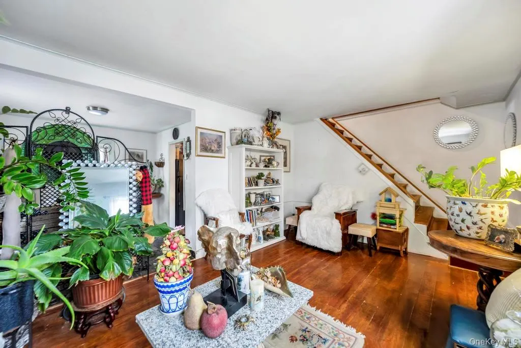 13 Crystal St, Hempstead, NY, 4 Bedrooms Bedrooms, 7 Rooms Rooms,1 BathroomBathrooms,Residential,For Rent,Crystal St,0,1044193 13 Crystal St, Hempstead, NY, 4 Bedrooms Bedrooms, 7 Rooms Rooms,1 BathroomBathrooms,Residential,For Rent,Crystal St,0,1044193