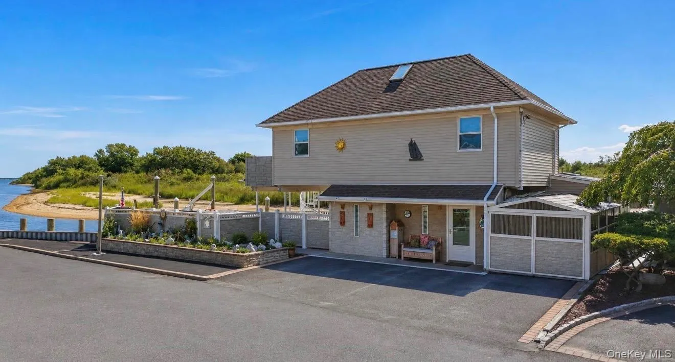 959 5th Street, Babylon, NY, 3 Bedrooms Bedrooms, 6 Rooms Rooms,3 BathroomsBathrooms,Residential,For Rent,5th,0,1044197 959 5th Street, Babylon, NY, 3 Bedrooms Bedrooms, 6 Rooms Rooms,3 BathroomsBathrooms,Residential,For Rent,5th,0,1044197