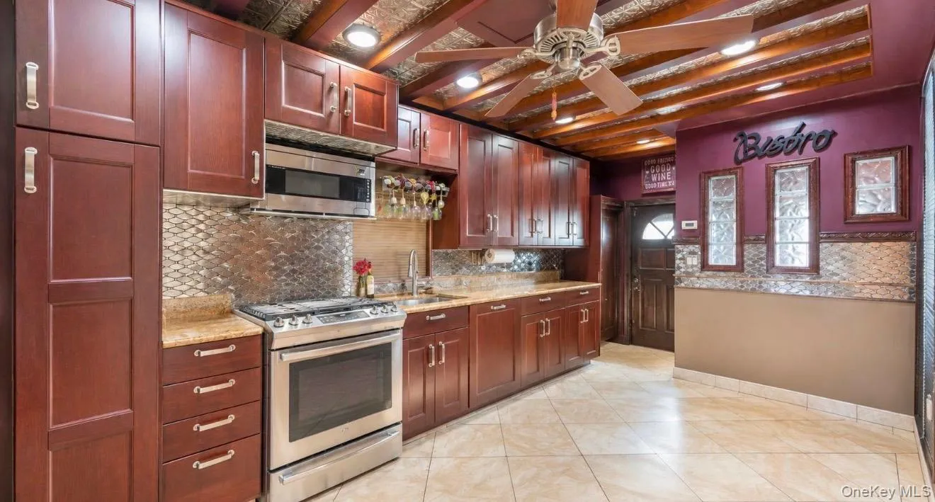 959 5th Street, Babylon, NY, 3 Bedrooms Bedrooms, 6 Rooms Rooms,3 BathroomsBathrooms,Residential,For Rent,5th,0,1044197 959 5th Street, Babylon, NY, 3 Bedrooms Bedrooms, 6 Rooms Rooms,3 BathroomsBathrooms,Residential,For Rent,5th,0,1044197