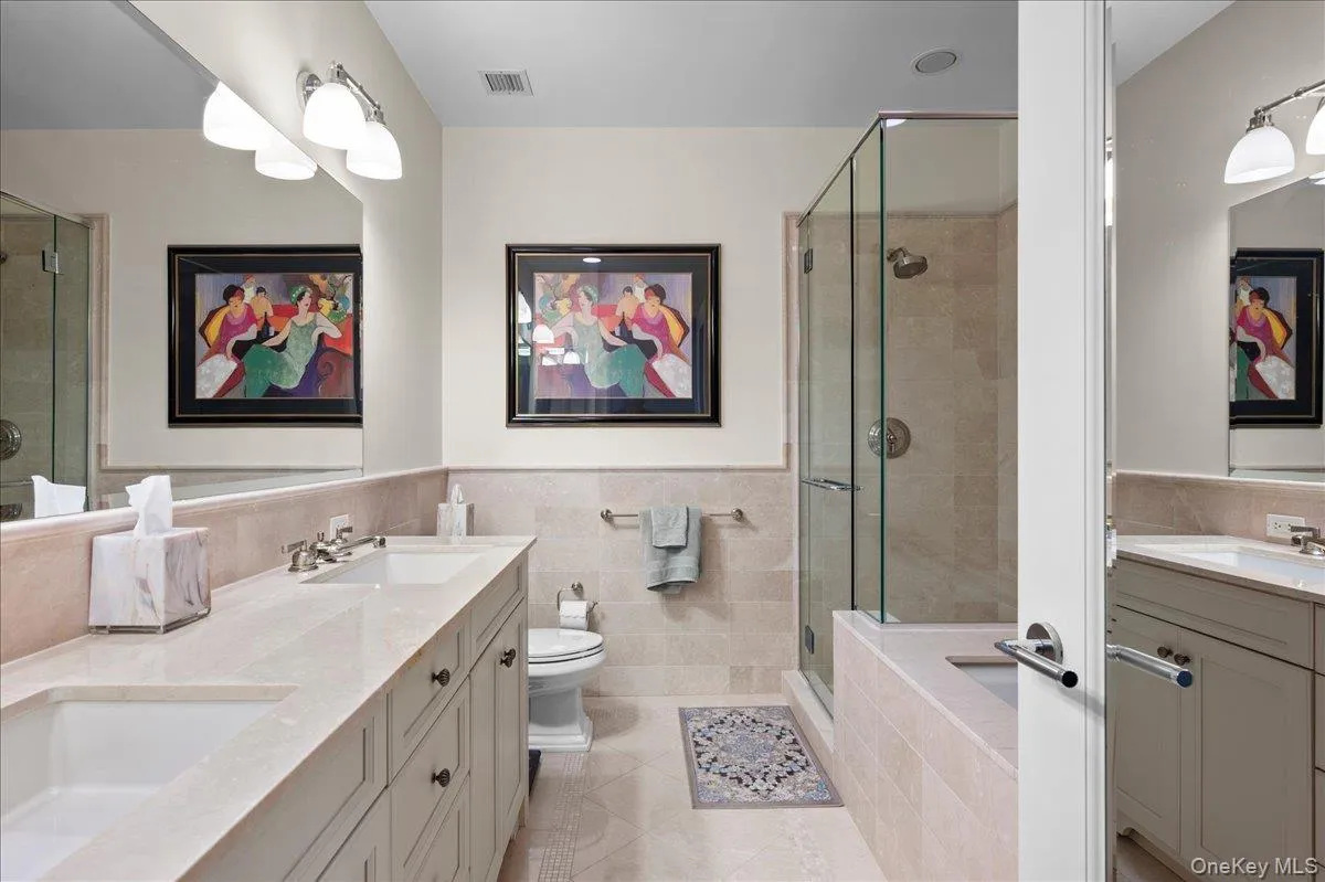 Soaking tub and shower Soaking tub and shower