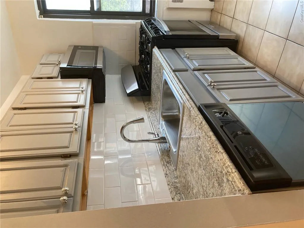 33 William Street, Mount Vernon, NY, 1 Bedroom Bedrooms, 3 Rooms Rooms,1 BathroomBathrooms,Residential Lease,For Rent,William,0,1044206 33 William Street, Mount Vernon, NY, 1 Bedroom Bedrooms, 3 Rooms Rooms,1 BathroomBathrooms,Residential Lease,For Rent,William,0,1044206