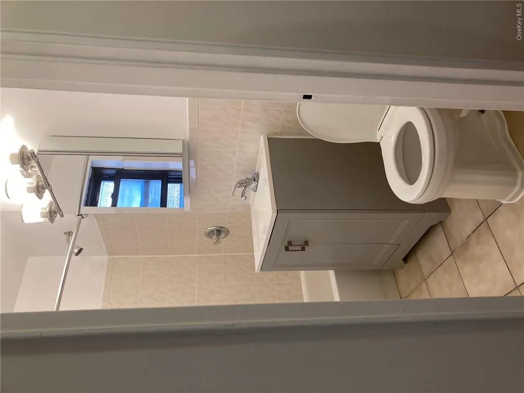 33 William Street, Mount Vernon, NY, 1 Bedroom Bedrooms, 3 Rooms Rooms,1 BathroomBathrooms,Residential Lease,For Rent,William,0,1044206 33 William Street, Mount Vernon, NY, 1 Bedroom Bedrooms, 3 Rooms Rooms,1 BathroomBathrooms,Residential Lease,For Rent,William,0,1044206