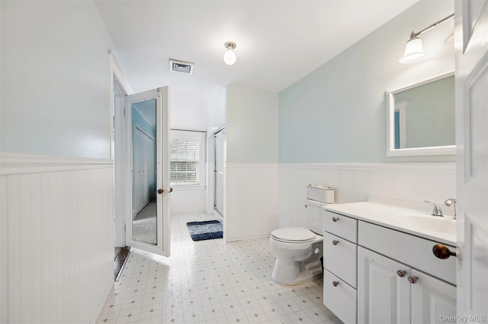 Guest Bathroom Guest Bathroom