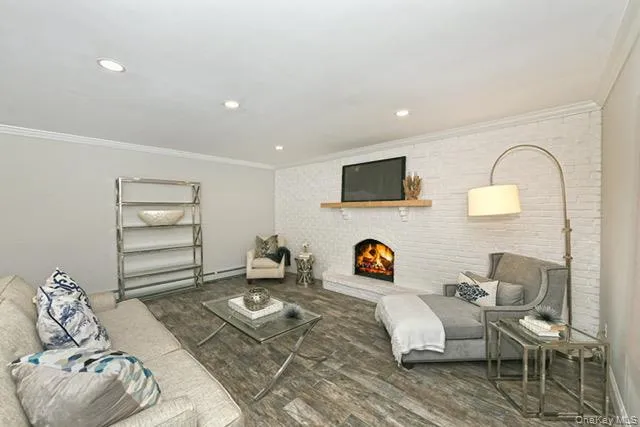 27 Osage Drive, Huntington, NY, 3 Bedrooms Bedrooms, 7 Rooms Rooms,2 BathroomsBathrooms,Residential,For Rent,Osage,0,1044208 27 Osage Drive, Huntington, NY, 3 Bedrooms Bedrooms, 7 Rooms Rooms,2 BathroomsBathrooms,Residential,For Rent,Osage,0,1044208